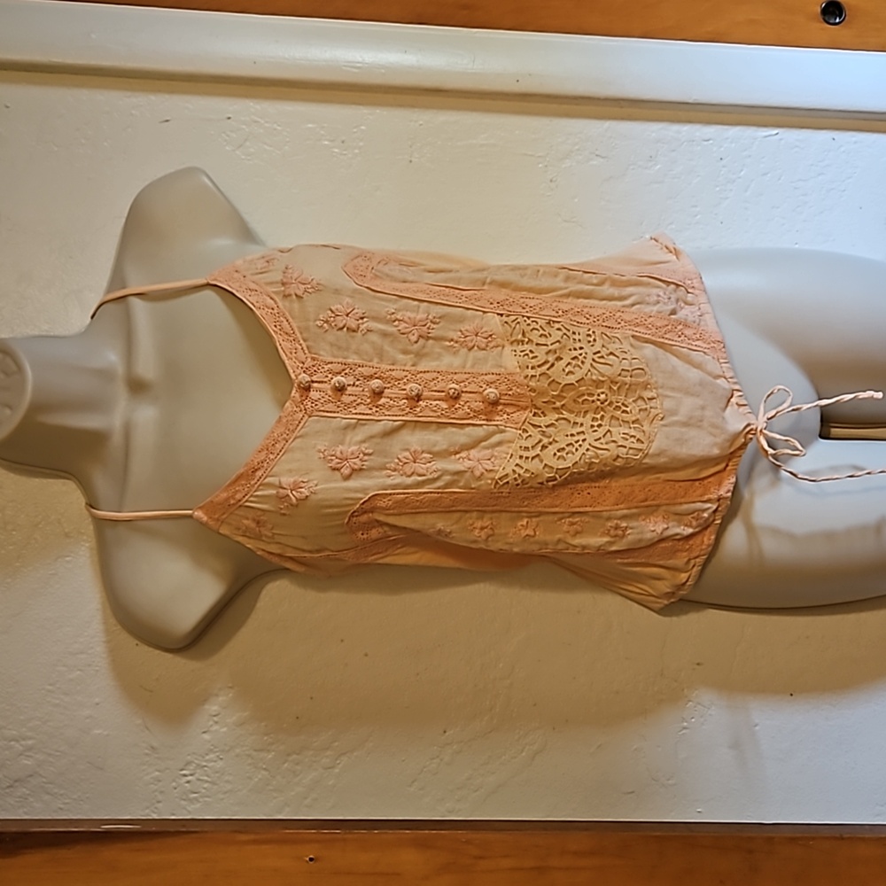 3 Summer Tops - Bundle - Picture 5 of 7